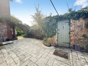 Photo 17- click for photo gallery